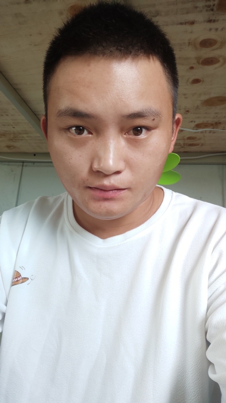 水里面的云呀的第一张照片--罗源婚介网