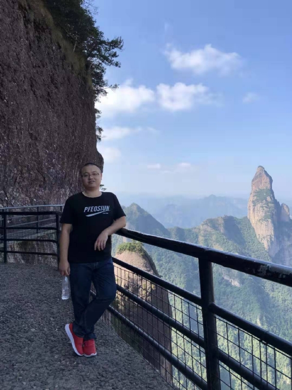 不杵于物的第一张照片--罗源婚介网