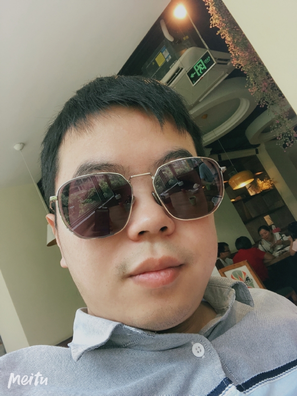 月台等路人的第一张照片--罗源婚介网