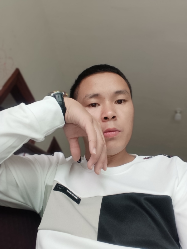冷漠的第一张照片--罗源婚介网