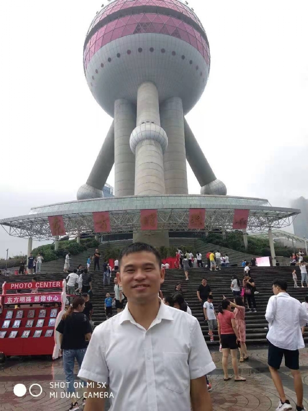 小猫吃老鼠的第一张照片--罗源婚介网