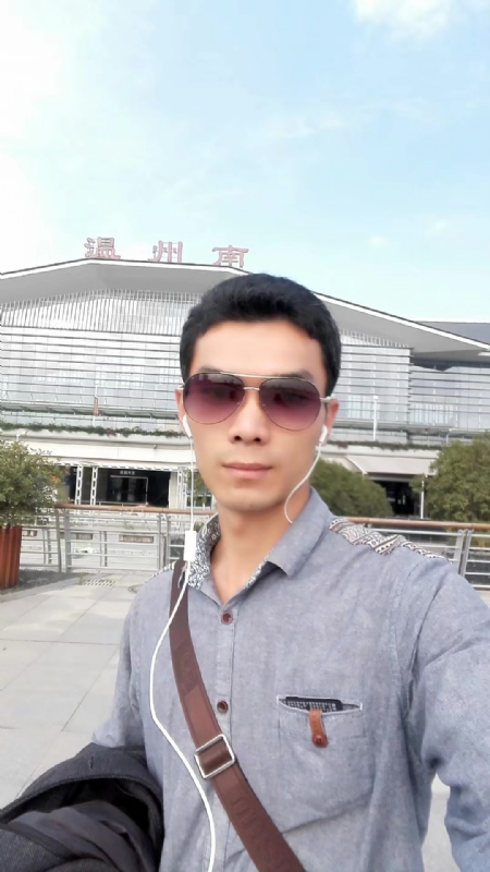 错把真心喂了狗的第三张照片--罗源婚介网