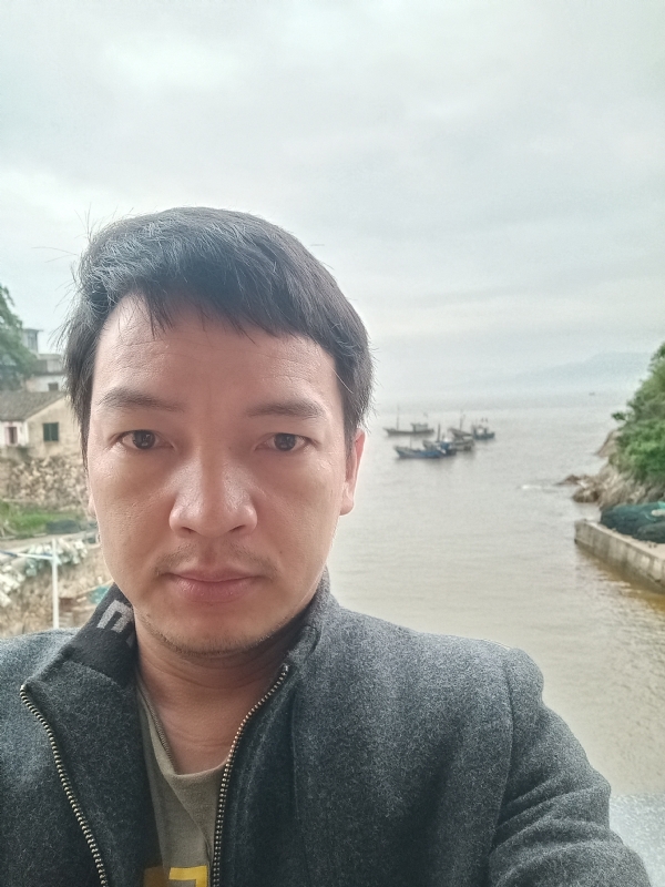 啊亮的第一张照片--罗源婚介网