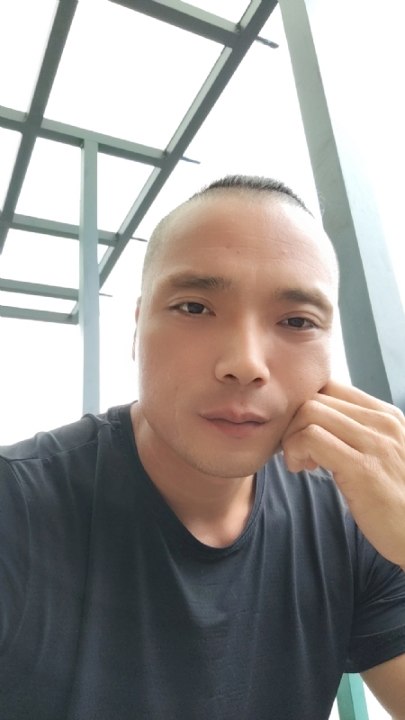 伯爵的第三张照片--罗源婚介网